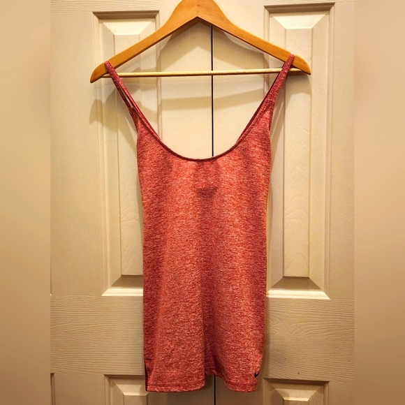 Nike Womens Seamless Dri-Fit Strappy Coral Gym Workout Tank- size Large- NWOT ❤️ - Picture 1 of 5